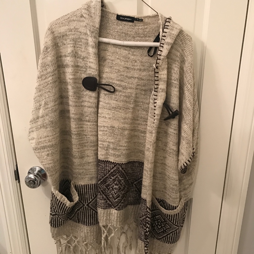 Kimono sweater with fringe❤️❤️